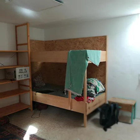 Bett 4 Im Maenner-4-bettzimmer Nur Maenner Only Men Solo Hombres *