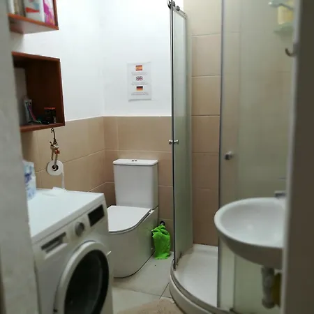 Bett 4 Im Maenner-4-bettzimmer Nur Maenner Only Men Solo Hombres Hostel